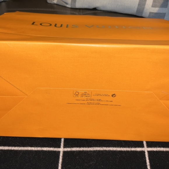 Louis Vuitton extra large shopping gift paper orange present decor wrapping bag - Picture 6 of 6